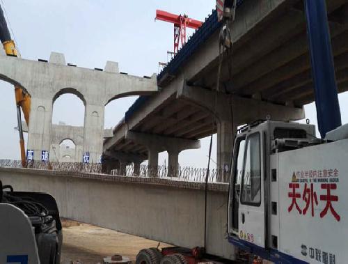 中原大桥35米厢梁架接