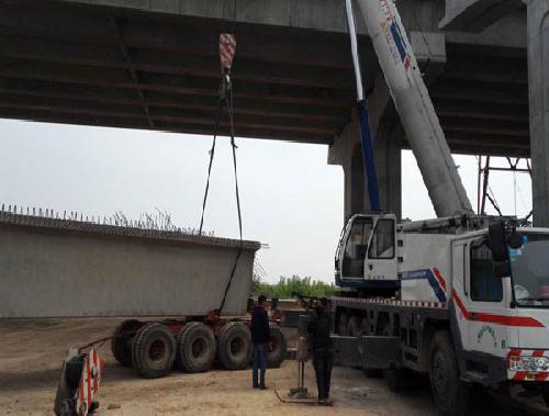 中原大桥35米厢梁架接现场作业